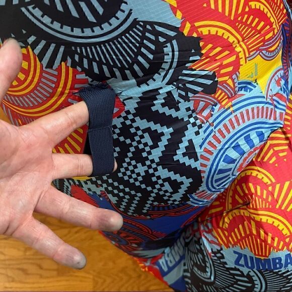 ZUMBA inflatable lounger with carry on tote. Super cute. *Make an offer! - Picture 5 of 17